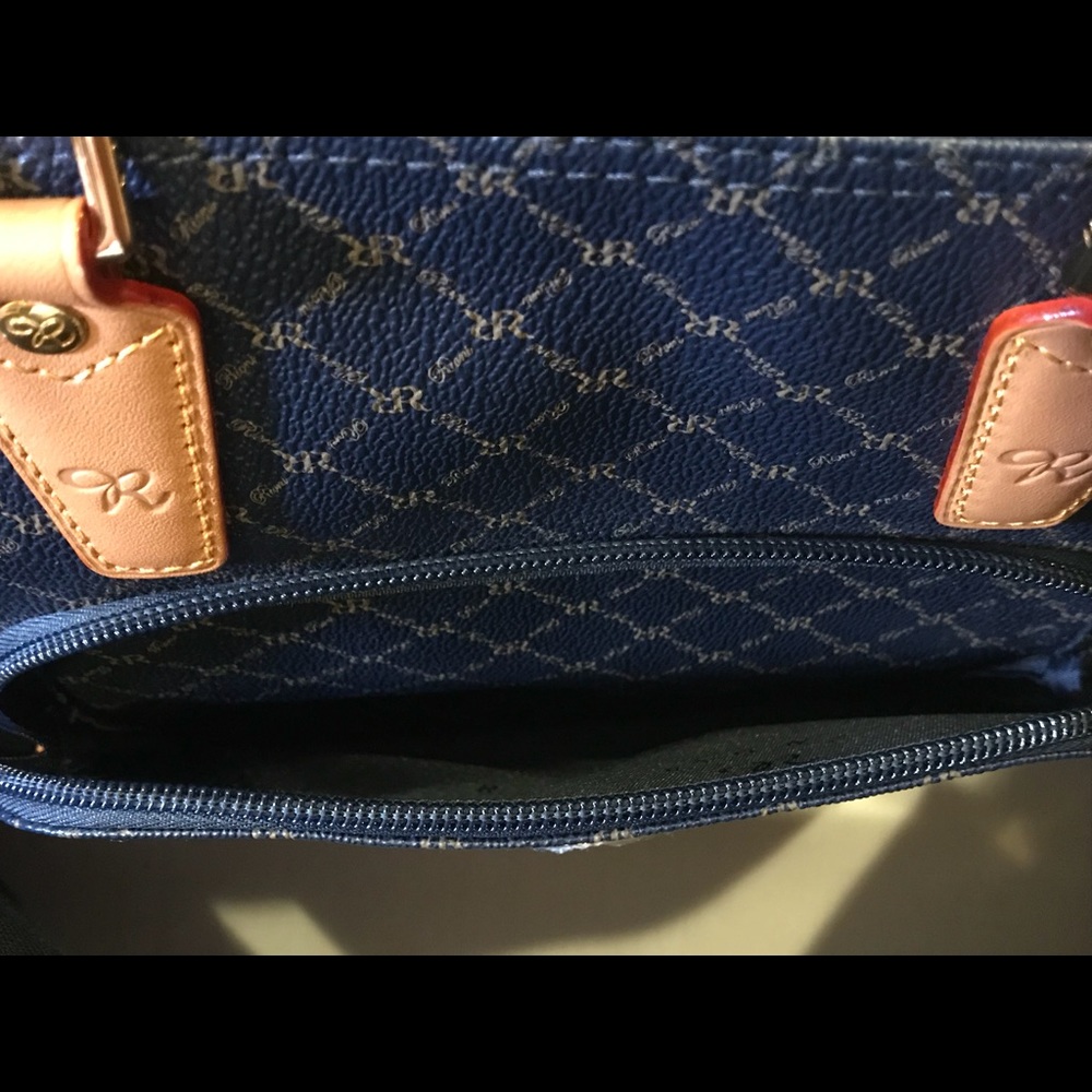 Rioni Navy Signature Dorm Handle Bag - Picture 2 of 4